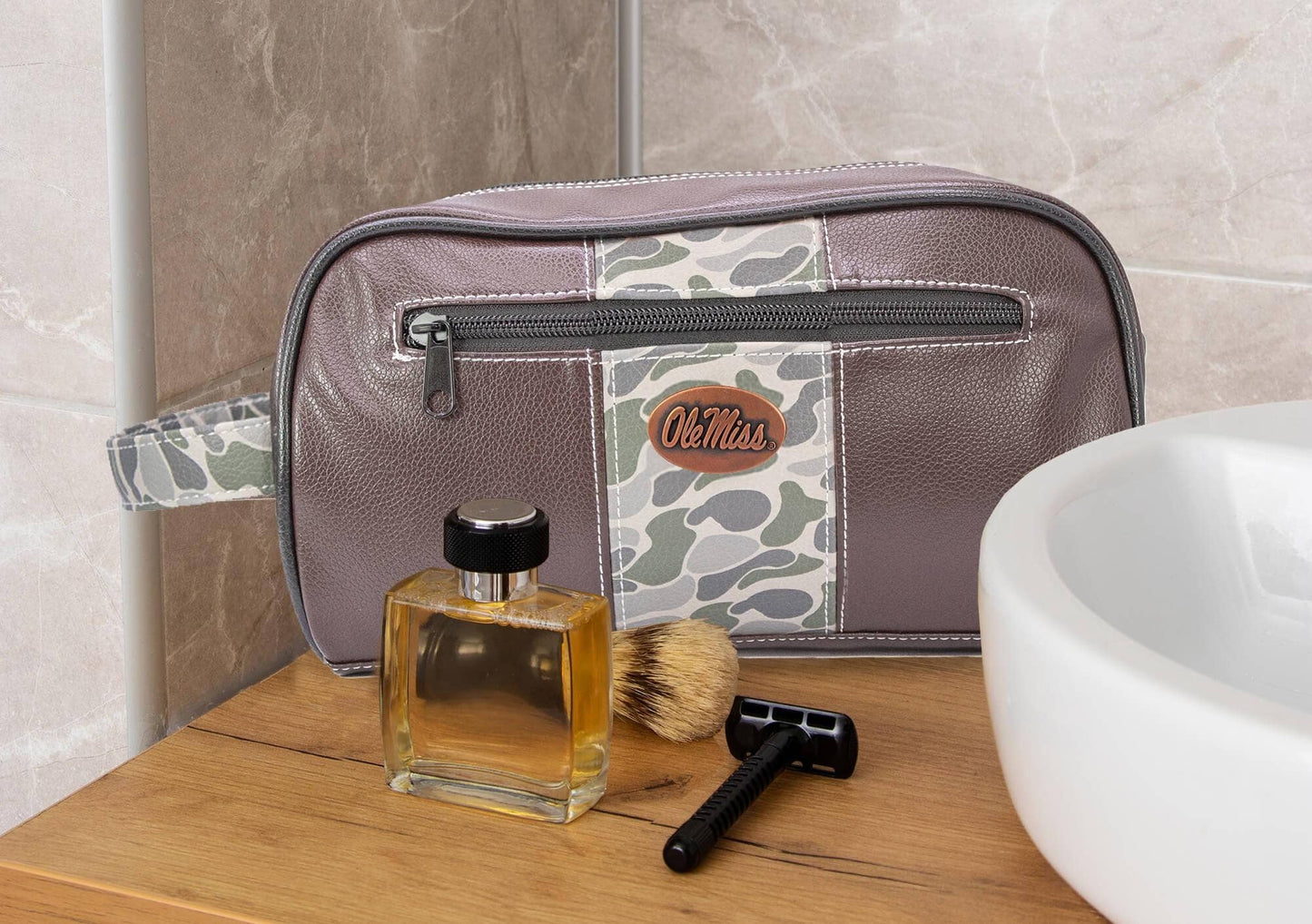 Ole Miss Rebels Men's Camo Dopp Kit.