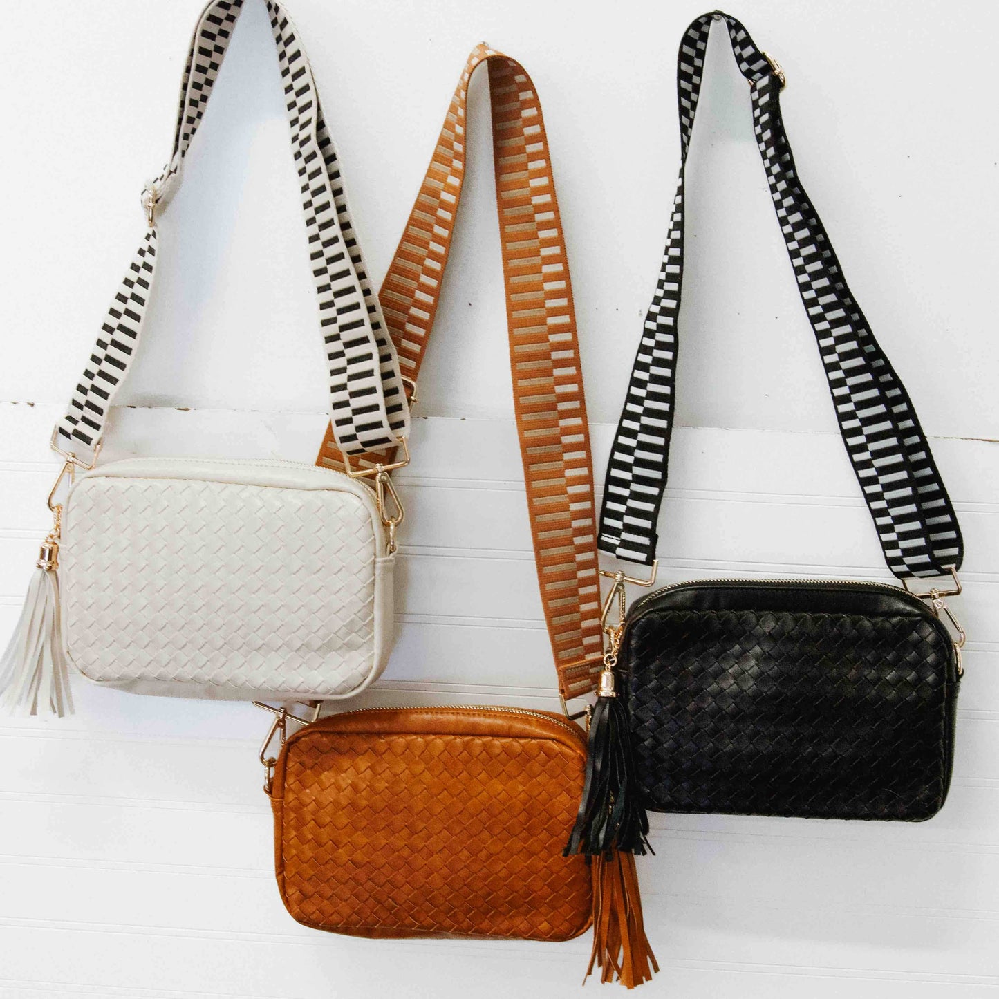 Woven Willow Camera Crossbody Bag: Cream