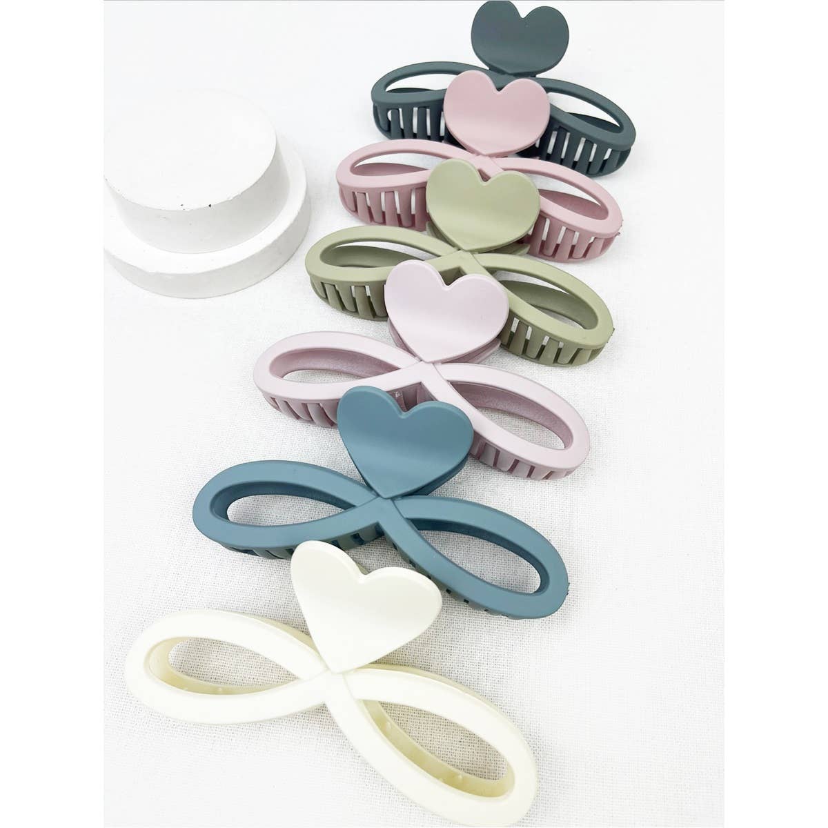 LOVE AND REPEAT Symbol Matte Hair Claw: MIX COLOR /