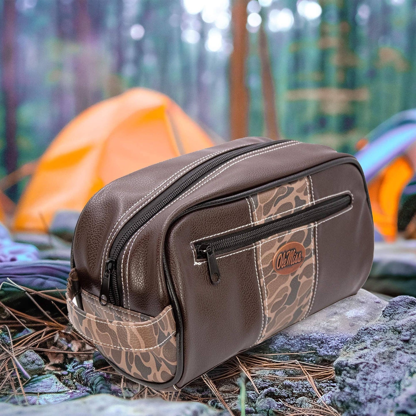 Ole Miss Rebels Men's Camo Dopp Kit.