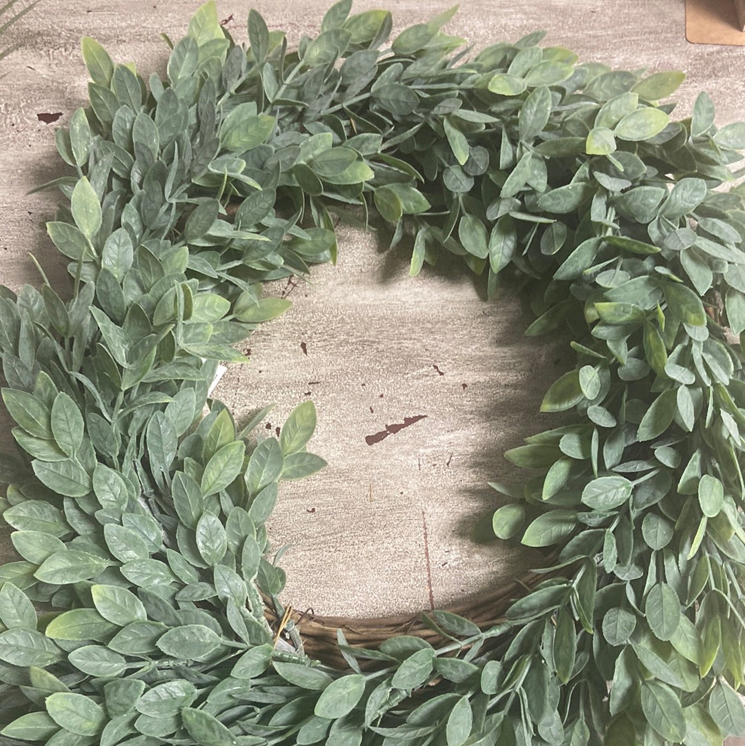 Tea Leaf Wreath