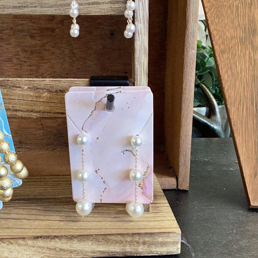 Dropped pearls -earrings