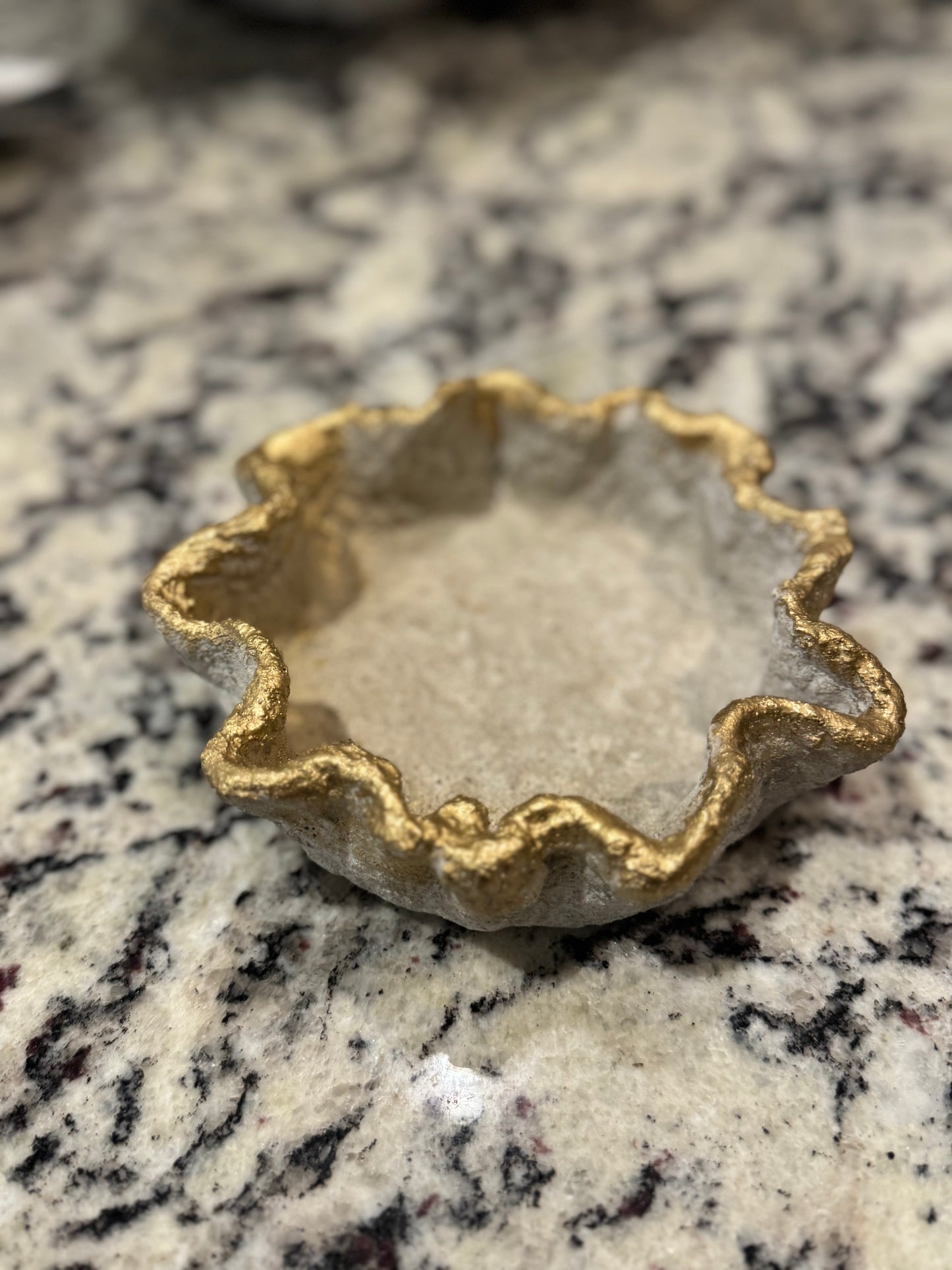DECORATIVE BOWL- WAVY SQUARE WITH GOLD COASTER